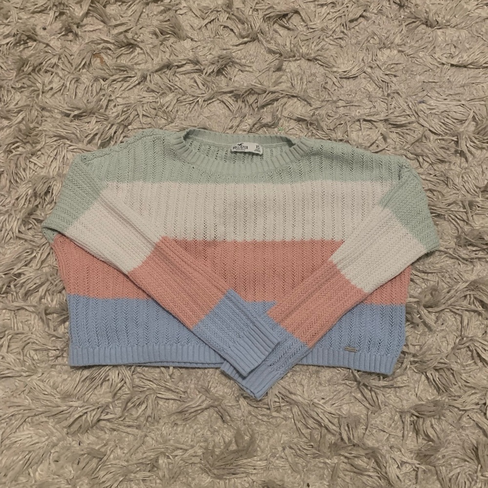 HOLLISTER cropped sweater